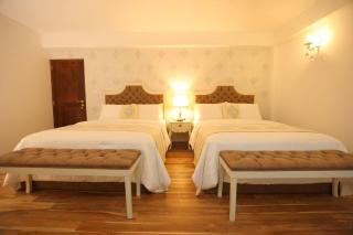 Nicholas Cottage - 1