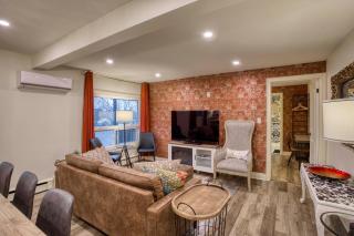 Rustic Elegant Stays in Niagara Benchlands - Beamsville - 8