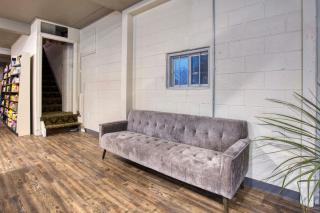 Rustic Elegant Stays in Niagara Benchlands - 5