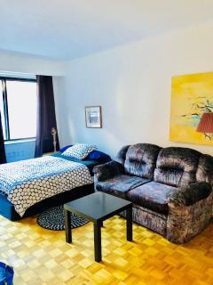 Stylish Montreal Apartment: Comfortable Stay in the Golden Square Mile - 0