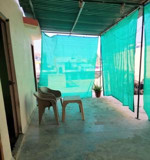 Independent and Quiet 2nd Floor - Varanasi - 2