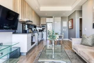 Backup-Powered Elegant City Balcony Apartment - Cidade Do Cabo - 4