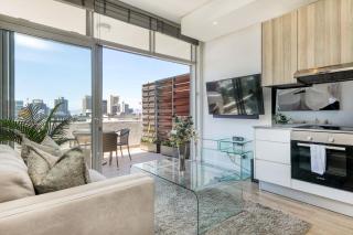 Backup-Powered Elegant City Balcony Apartment - Cidade Do Cabo - 8