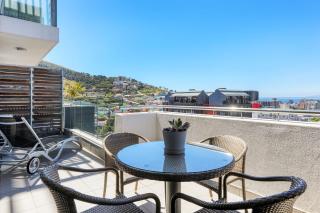 Backup-Powered Elegant City Balcony Apartment - Cidade Do Cabo - 9