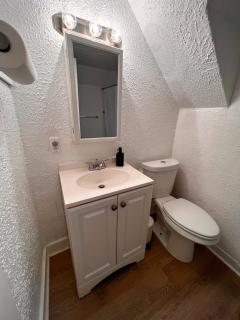 HOME Close to Yale New Haven Hospital - 8