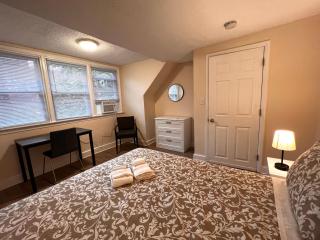 HOME Close to Yale New Haven Hospital - 1