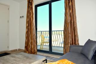 Seaside Serenity Retreat - St Paul's Bay - 8