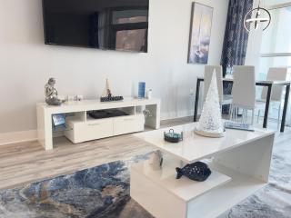 Oceanview Modern 1BR, king bed at Carolinian Resort" - 4