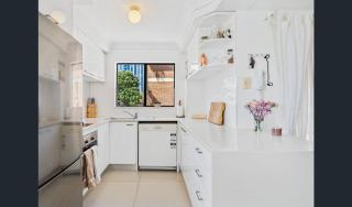 Broadbeach holiday - no housekeeping - Gold Coast - 0