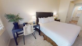 LV027 Upstairs Studio Overlooking Lap Pool - La Quinta - 9