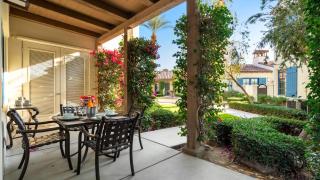 LV203 Downstairs 2 Bedroom Villa Near Main Pools - 3