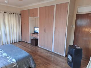 Meadows Guesthouse - Germiston - 6