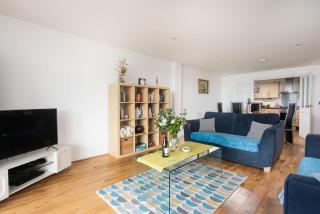 10 Bredon Court - Close to Town & Beaches - Free Parking & WiFi - Sea View - 2