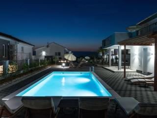 Luxury villa with swimming pool and terrace - Sukošan - 6