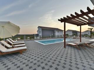 Luxury villa with swimming pool and terrace - Sukošan - 7