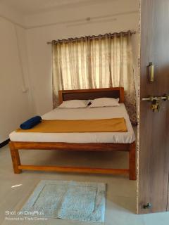 roops Home stay - Alībāg - 4