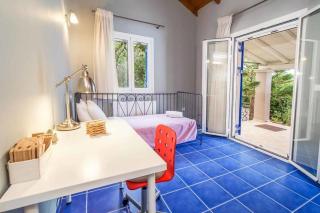 Joanna's Sunset Villa - 1