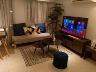 A2J Luxury 2BR BGC Suite Near High Street, Malls - Manila - 0