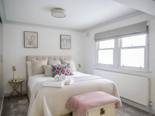 Super Spacious 3 Bedroom and 3 Bathroom Apartment - Londra - 7