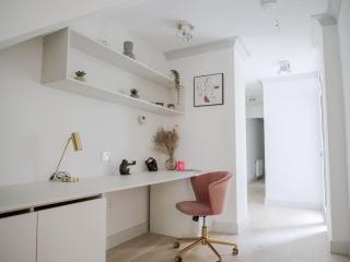 Super Spacious 3 Bedroom and 3 Bathroom Apartment - Londra - 4