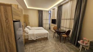 Luxury Accommodation - Sheikh Zayed - 0