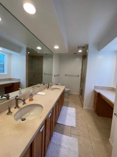 Charming Bright Traditional Home in Sherman Oaks - Sherman Oaks - 9