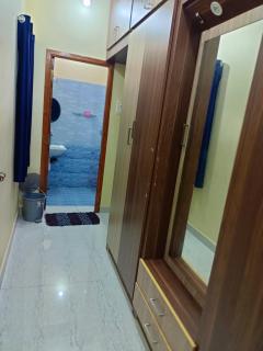 VJ VILLA HOME STAY ORANGE DOUBLE COT ROOM - Pondicherry - 4