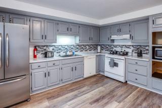 Fantastic Home Near DWTN/Airport - Rochester - 1