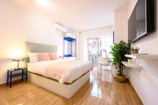 El Yate in front of the sea by 10ToSea - Fuengirola - 8