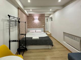 George's Studio Apartment on Liberty Square - 7