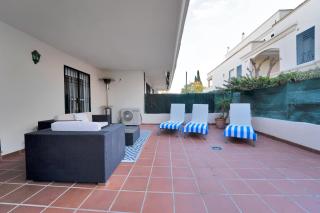 Apartamento con enorme terraza en complejo con piscina en Nueva Andalucía - Lorcrimar - Marbella - 1