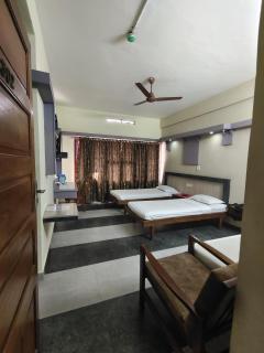 Hotel Prasanth - Ernakulam - 6