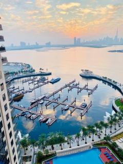 BJ's luxury Burj and Creek View 2 BR Apartment - Dubái - 0