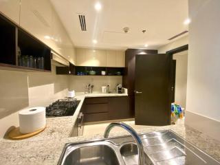 BJ's luxury Burj and Creek View 2 BR Apartment - Dubái - 2