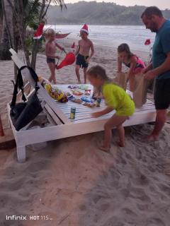 Akoya Beach Park and Cottages - Locaroc - 9