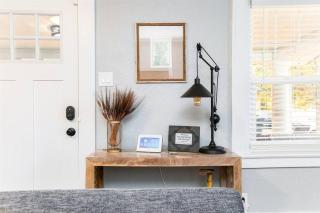 South Bend Serenity: Freshly Renovated 3BR 2mi ND - South Bend - 2