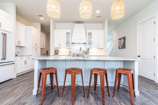 GRAND Lakeside View & Close to Beach Access - Santa Rosa Beach - 1