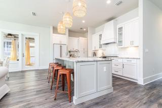 GRAND Lakeside View & Close to Beach Access - Santa Rosa Beach - 8