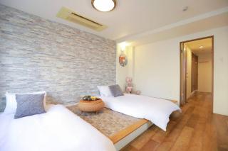 道頓堀民泊31＆mini浮世絵美術館、道頓堀心斎橋真ん中、家族旅行、family trip Osaka - 1