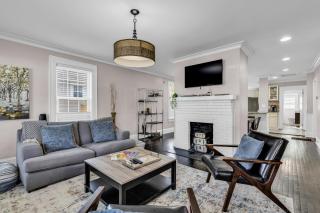 Bright and Modern Close to Everything - Charlotte - 3