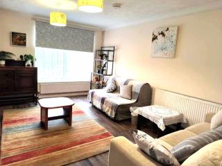 3BR House in Convenient Location-ample parking - Bridgemary - 5