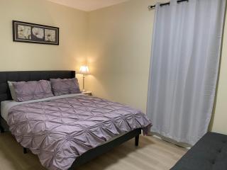Two-bedroom Suite with King Bed-4 Minutes to The Falls - 5