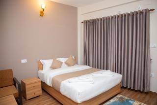Lake Breeze Apartment - Pokhara - 9
