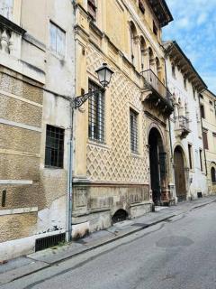 i-HOMES Luxury Suite Palazzo Arnaldi-Duomo - Vicenza - 5