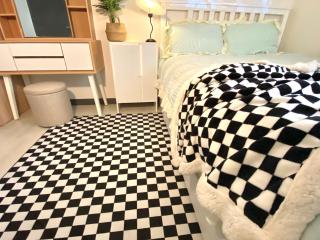 white room private bathroom Red Panda Guesthouse - 3