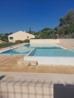 Au calme, dans les pins, avec vue mer et piscine - Sainte-Maxime - 8