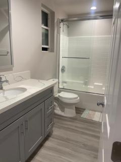 PRIVATE ROOM IN NEW APPARTMENT WITH FULL BATH - Los Angeles - 4