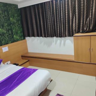 HOTEL GLOBLE - Vadodara - 3