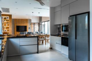 Breathtaking 4-Bedroom Villa near BangTao beach - 1