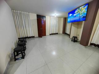 Amplio Departamento en 2do piso - Cajamarca - 0